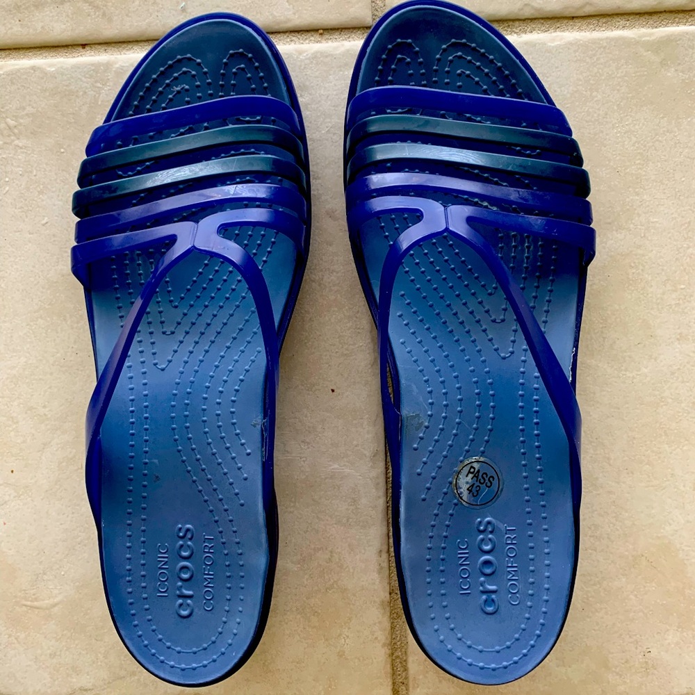 Women’s navy blue sandals, lightly worn, ombré colored straps,